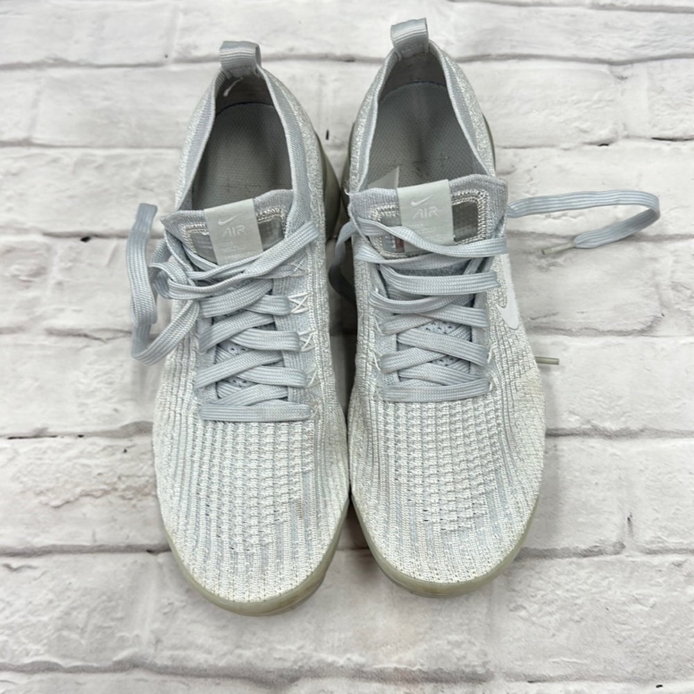 Nike Light grey and white Vapor Max